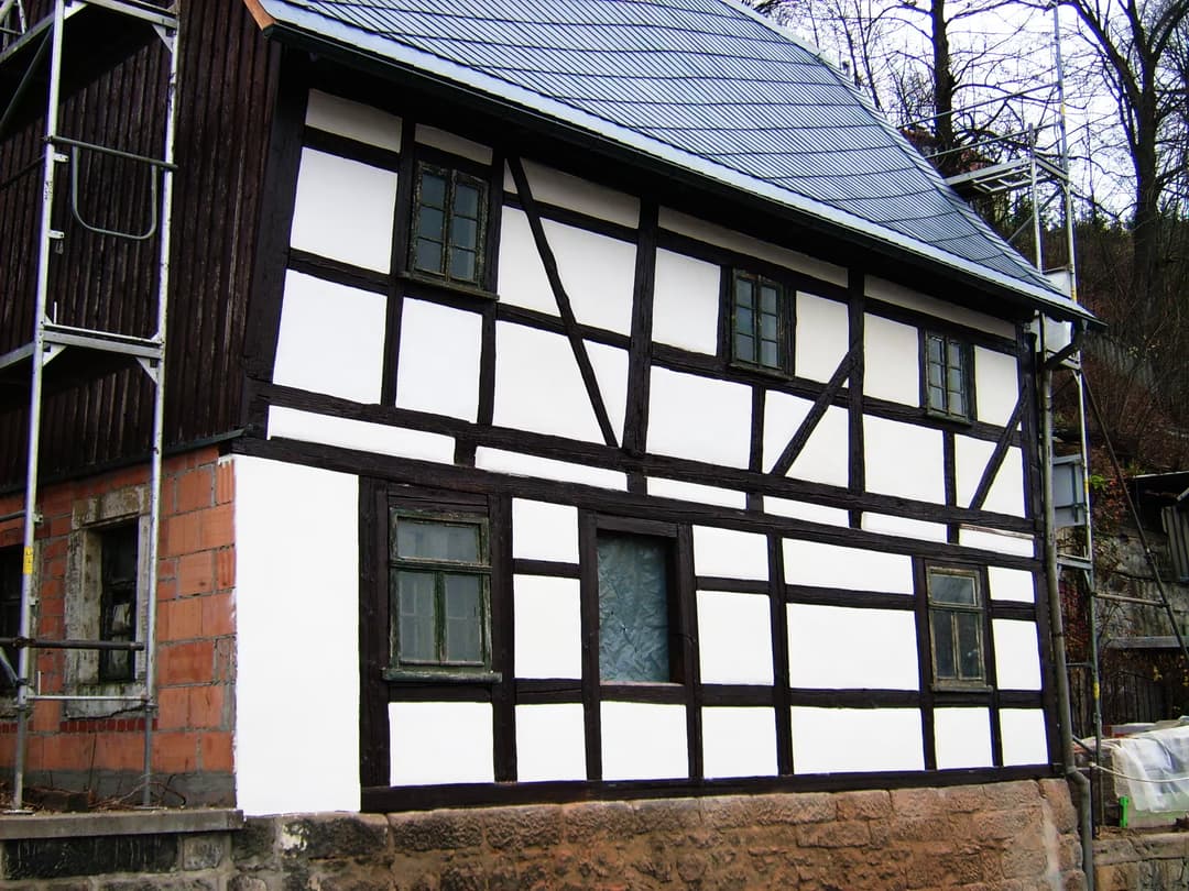 Fachgerechte Renovierungen und Sanierungen von Holzkonstruktionen.
